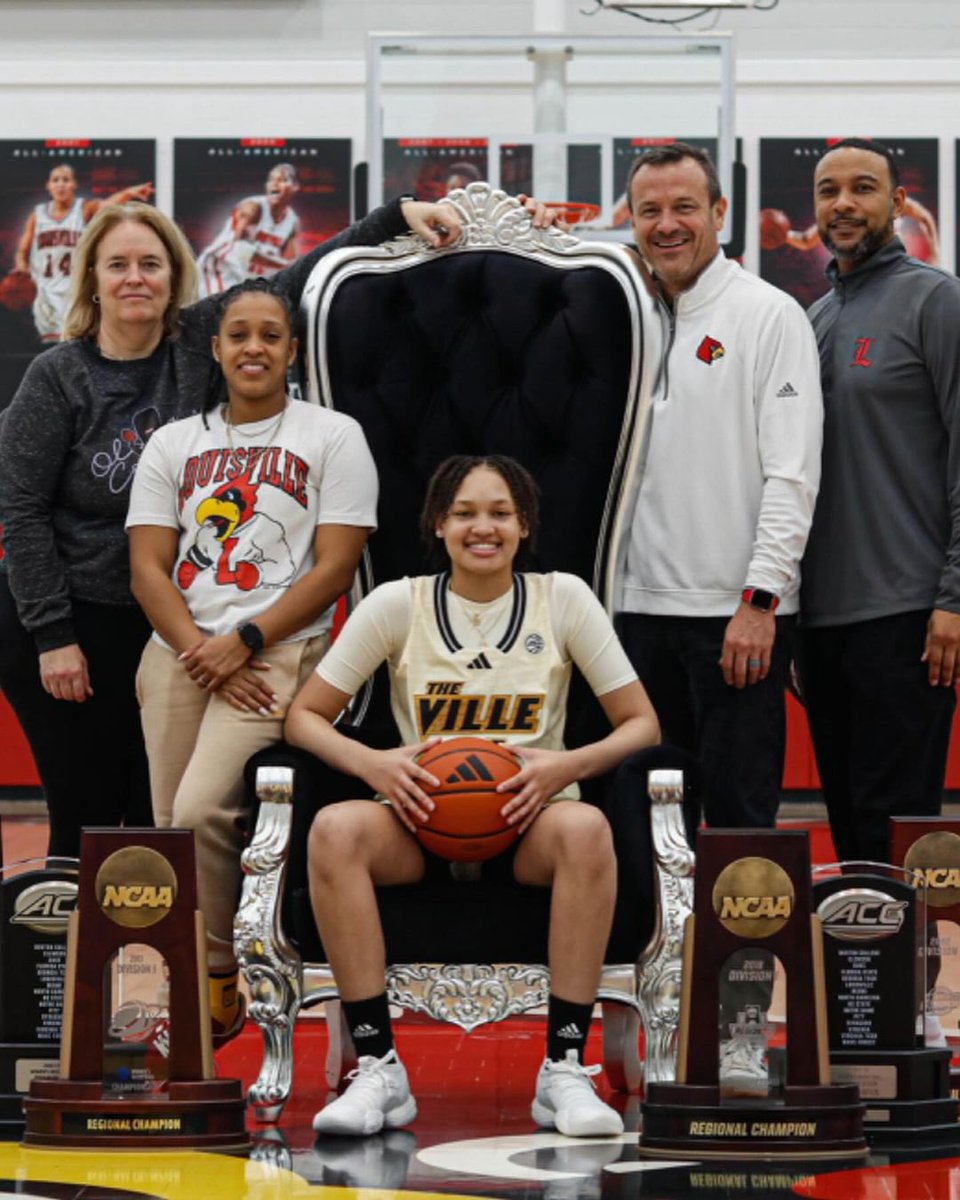 The fireworks started a little early as Coach Walz &amp; #Louisville land a commitment from 5⭐️ guard Imari Berry. 

Berry is the THIRD 2024 McDonalds All-American that will join the Cards this summer 🔥🔥🔥