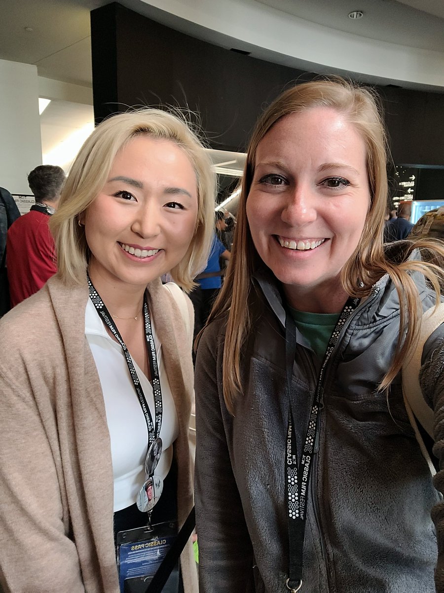 Finally ran into <a href="/WalkerPinkLabel/">Annie</a> 
#TCMFF