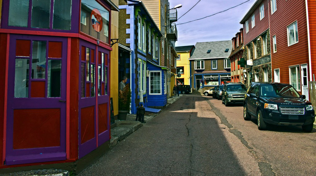 Its kind of cool that i see France lisense plates often here on the island of NL, because i can take a 10-minute ferry-ride and go to France for a sunday drive. :3 (The islands of Saint Pierre & Miquelon are only a few miles away from the town of Fortune, NL. If i want to visit…