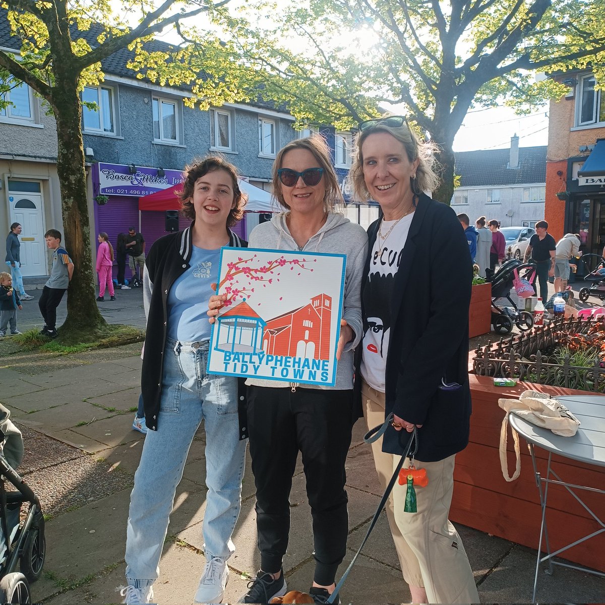 Huge thank you to everyone for popping by and making it such a success! And of course thank you to the businesses for providing food , drinks ,treats and spot prizes for our raffle. And of course  not forgetting our amazing volunteers 👏
#LoveYourHane
#Ballyphehane 
#TidyTowns