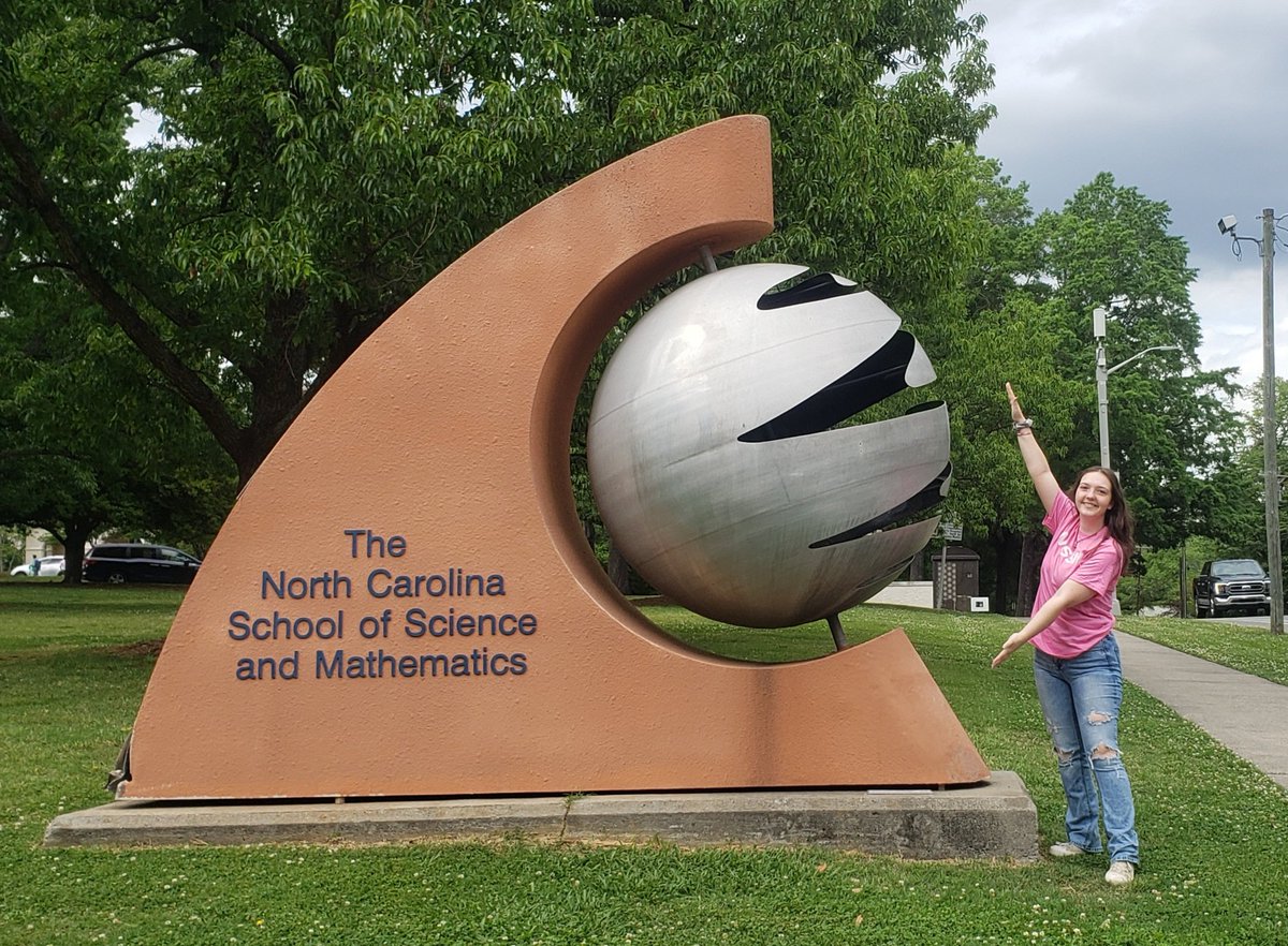 MaxfieldEdD's tweet photo. @NCSSM  Welcome Day! Congratulations, Kayle! 
I am so very proud of you! 💗 https://t.co/cFU5YwBsO8