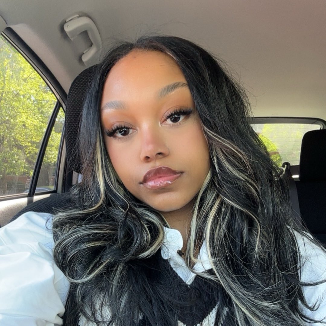 toriepppp's tweet photo. b!tch i’m graduating call me big fish 👩🏽‍🎓 https://t.co/7kimeHmcr3