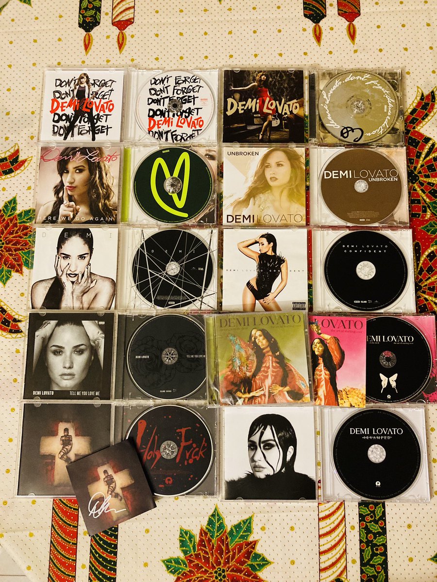 My collection of Demi’s albums☝🏻🤓✨