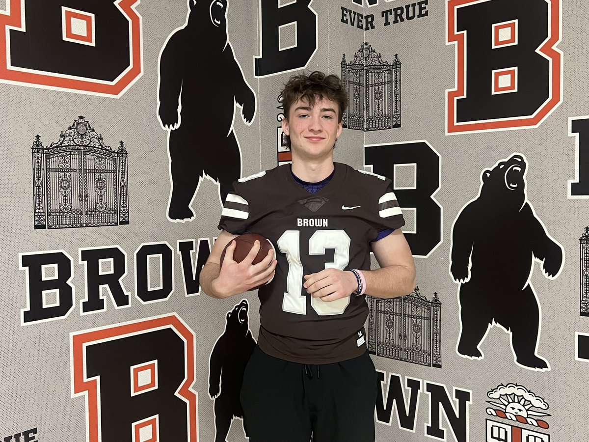 Brody3frederick's tweet photo. Amazing visit to Brown today. Thank you @Browncoachweave for the invite. Great to get back on campus #GoBruno https://t.co/L5GvRE3v2l
