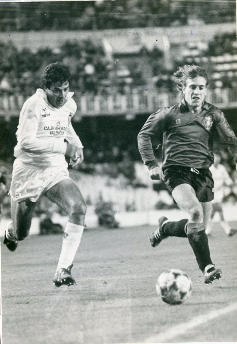 valenciacf's tweet photo. Hoy es el cumpleaños de nuestro exjugador Salvador Ribes

🦇 4 temporadas en el @valenciacf
⚽ 142 partidos

¡Felicidades! 🎂

#ADNVCF https://t.co/WcZ6WUjpbP