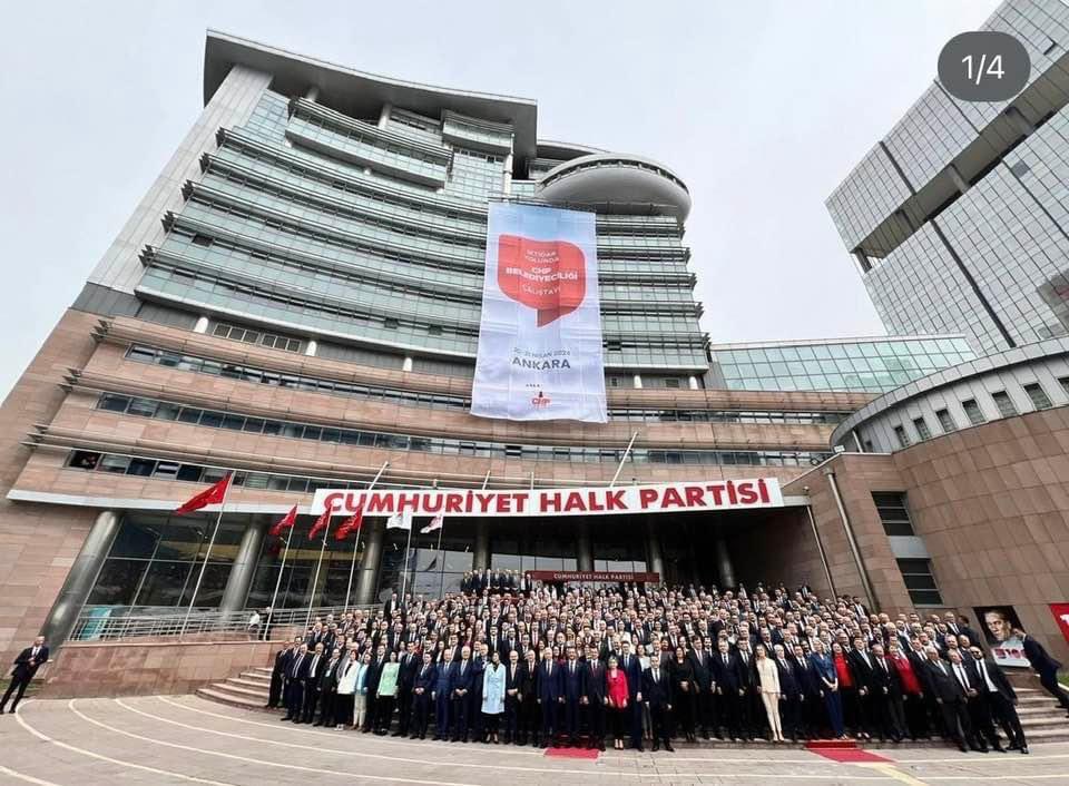 İyi geceler CAN ARDAHAN’ım….!!!! CHP Genel Başkanımız Sn. ÖZGÜR ÖZEL başkanlığında Belediye Başkanları Çalıştayımızın ilk günü çok verimliydi. Yarın son gün. Saygılarımla.