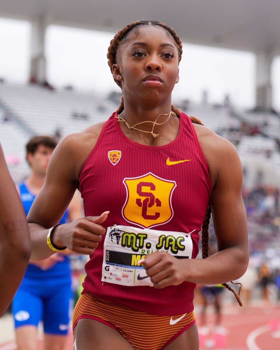 𝐖 𝟒𝐱𝟏𝟎𝟎 𝐑𝐄𝐋𝐀𝐘 𝐄𝐋𝐈𝐓𝐄 USC’s team of Christine Mallard, Madison Whyte, Samirah Moody and Jassani Carter placed 4th (1st among collegians) in 43.47!