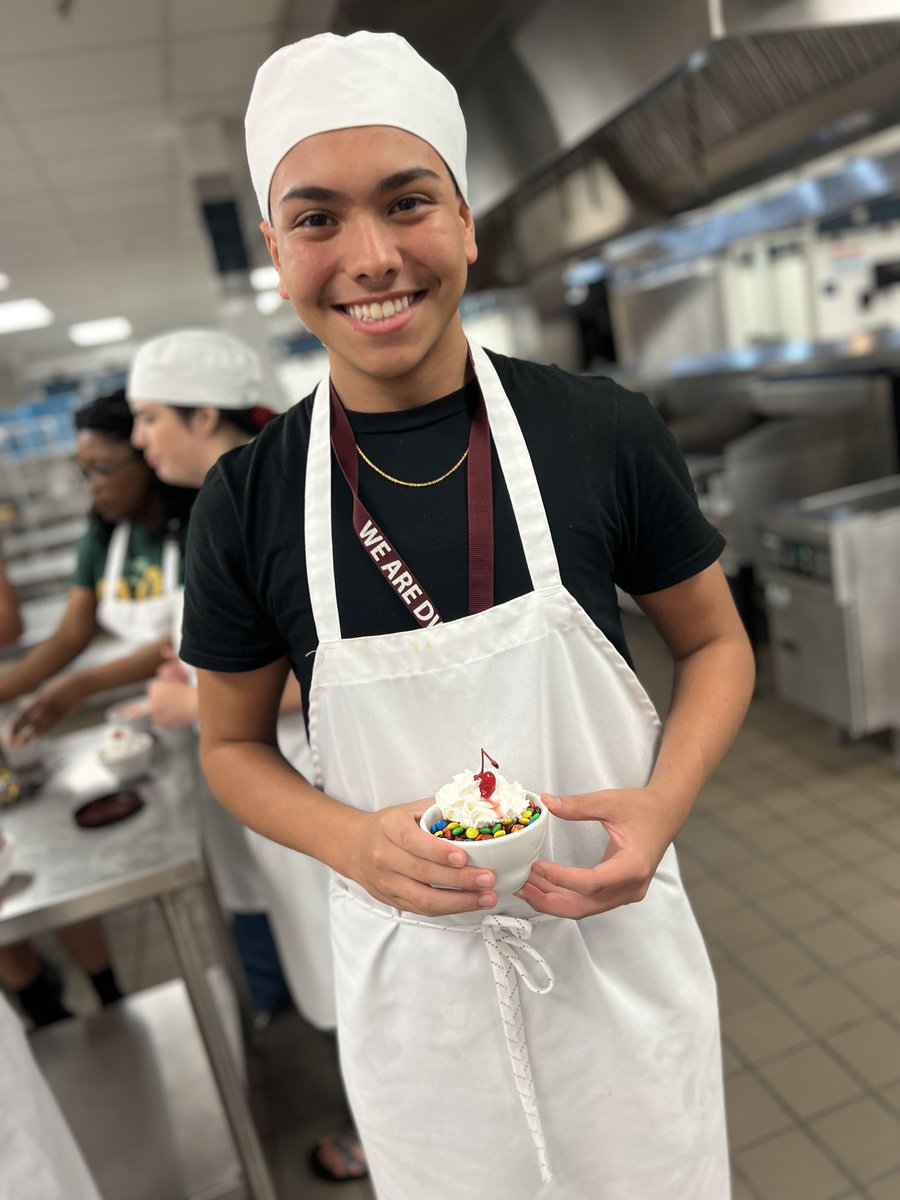Dwyer Culinary students making salad, baked chicken, and dessert. Dinner is served!
#WeAreDwyer