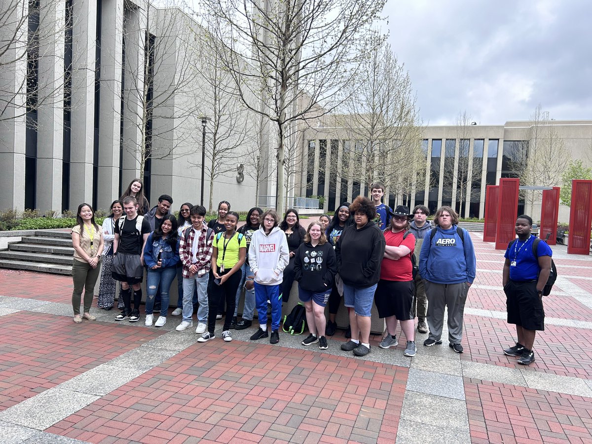 scsdoh's tweet photo. 21 SHS students from the Chinese and East Asian Culture class rocked Sinclair Community College’s East Asian Day. Brush painting, face mask art, poem, traditional dance – they did it all! #CatPride #ThanksSinclair #MoreToOffer https://t.co/JHnktaD12I