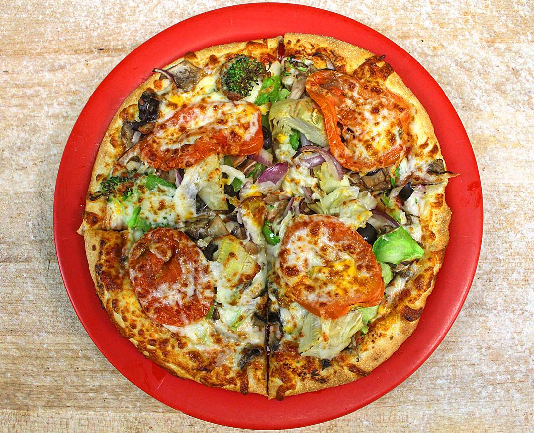 Pizza 2 Live 4, and always Extreme! 🍕#ExtremePizza #pizza #indeesize #individualpizza #mine #lunch #tuesday #vibes #tastypizza #mood #dinner #afterwork #outdoors #tbt #tuesdayvibe #foodies #freshveggies #cheese #pepperoni #yardsale