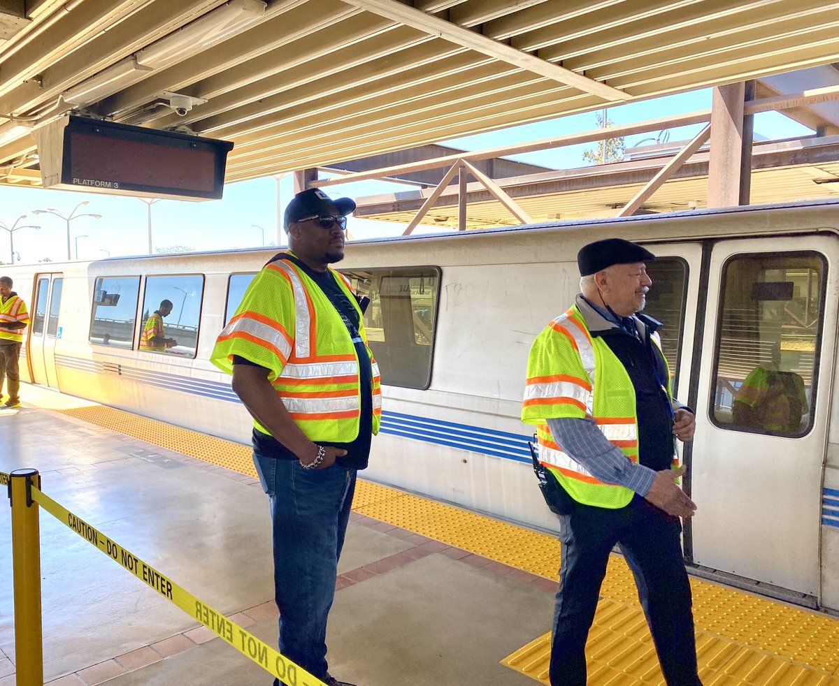 Had to come for today’s ceremony and say goodbye to the First Fleet. INCREDIBLE crowd here to salute the system & ride a legacy car one last time. 🫡🚊 This is like Coachella with transit fans. My story about the first @SFBART car ⬇️ sfchronicle.com/vault/article/…