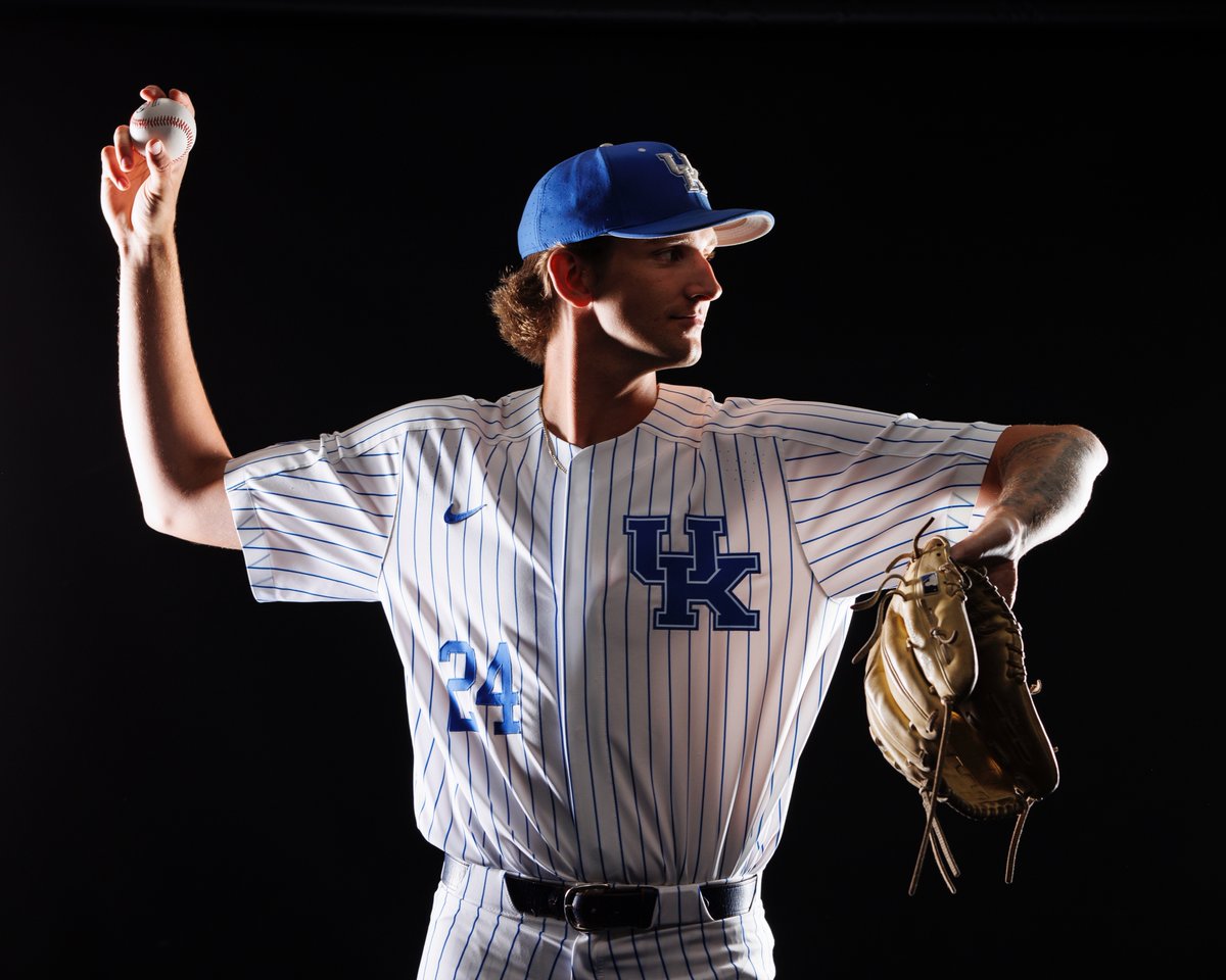 M6 | UK 4 | UT 8 Hags shuts down a bases loaded threat and keeps the Vols off the scoreboard. Nicholson, McCarthy, McCoy due up. #WeAreUK