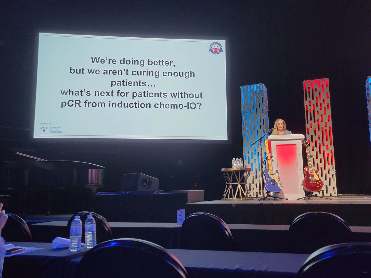 Dr. @ChaftJamie sets the stage for 'debating with the stars' with a thought-provoking discussion on role of adjuvant therapy after neoadj therapy in resectable NSCLC at #TexasLung24.