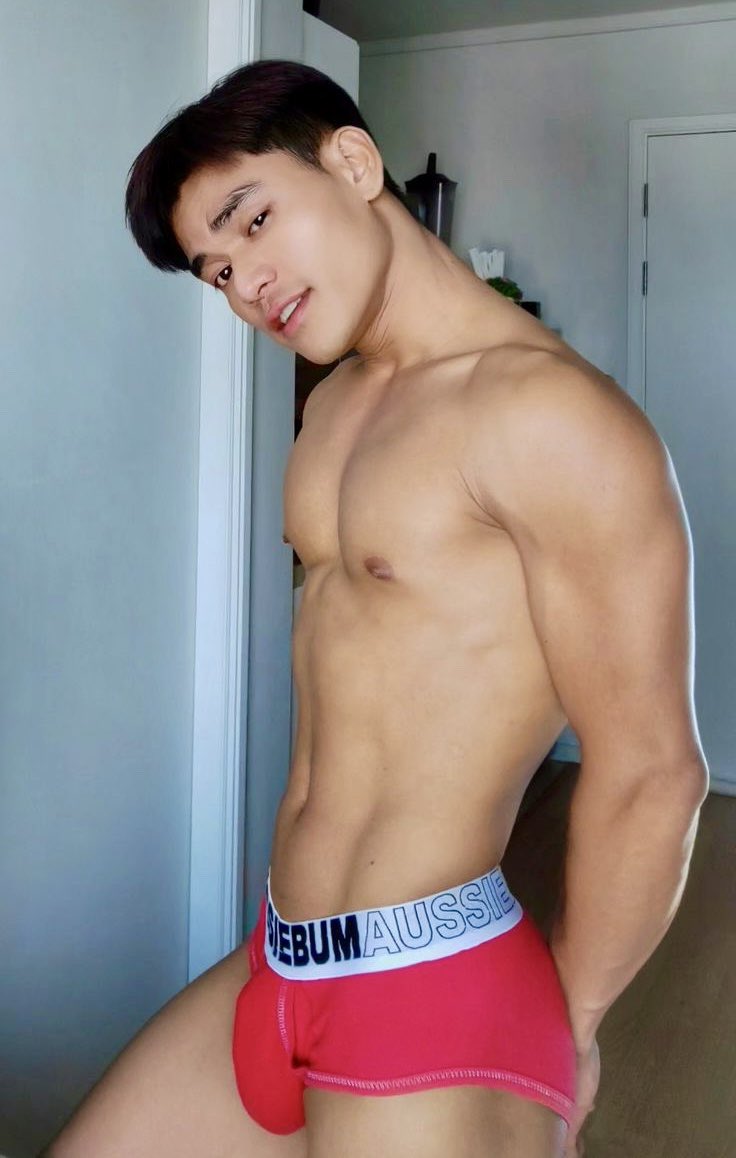 AsianMenX1's tweet photo. https://t.co/qQ95XgSMTB