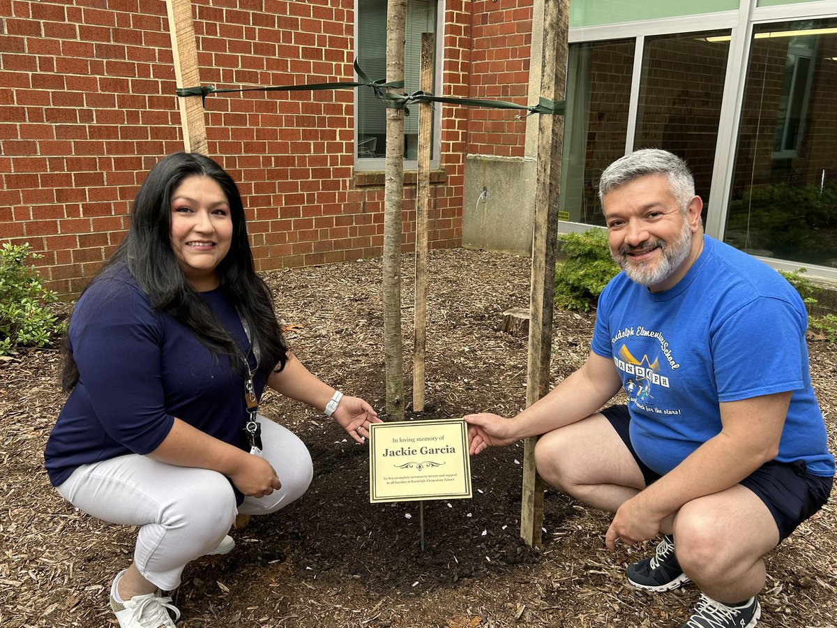 principal_aps's tweet photo. What a beautiful day to plant a tree in loving memory of our dearest Jackie Garcia, RIP, who devoted over two decades to helping Randolph families @RandolphStars @RandolphPta @APSVirginia @dulceAPS @AP_Randolph https://t.co/wDgMqIhWd8