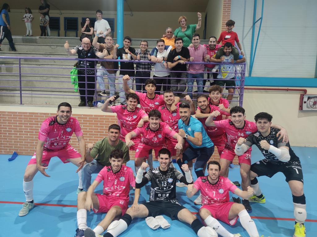 CD_LACELESTINA's tweet photo. 🤍💙💗
TEMPORADA 2023/2024
somos..... 

CAMPEONES de 1ra AUTONÓMICA

😍😍😍😍😍😍😍😍😍😍😍😍😍😍😍😍😍😍😍😍😍😍

Partidazo ganando 4-7 en una cancha que tuvo un ambiente increíble 👏✊👍. 

CAÍMOS EN LA TENTACIÓN https://t.co/yxLmkftVVD