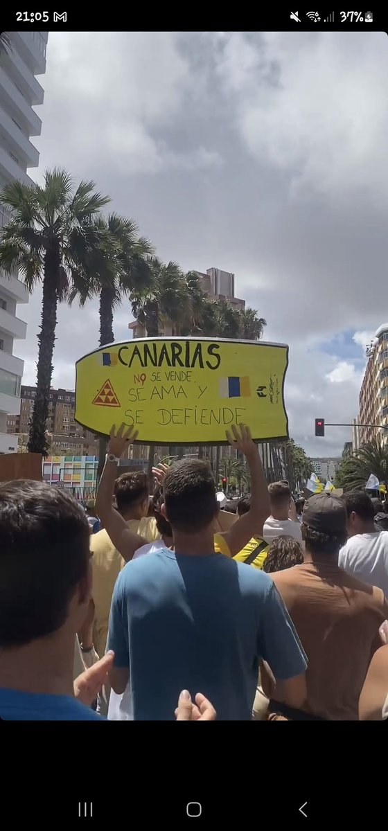 #CanariasTieneUnLimite #CanariasSeAgota HOY 🤍 TENEMOS VOZ, 💙 YA NO MÁS 💛 SILENCIOS 🇮🇨