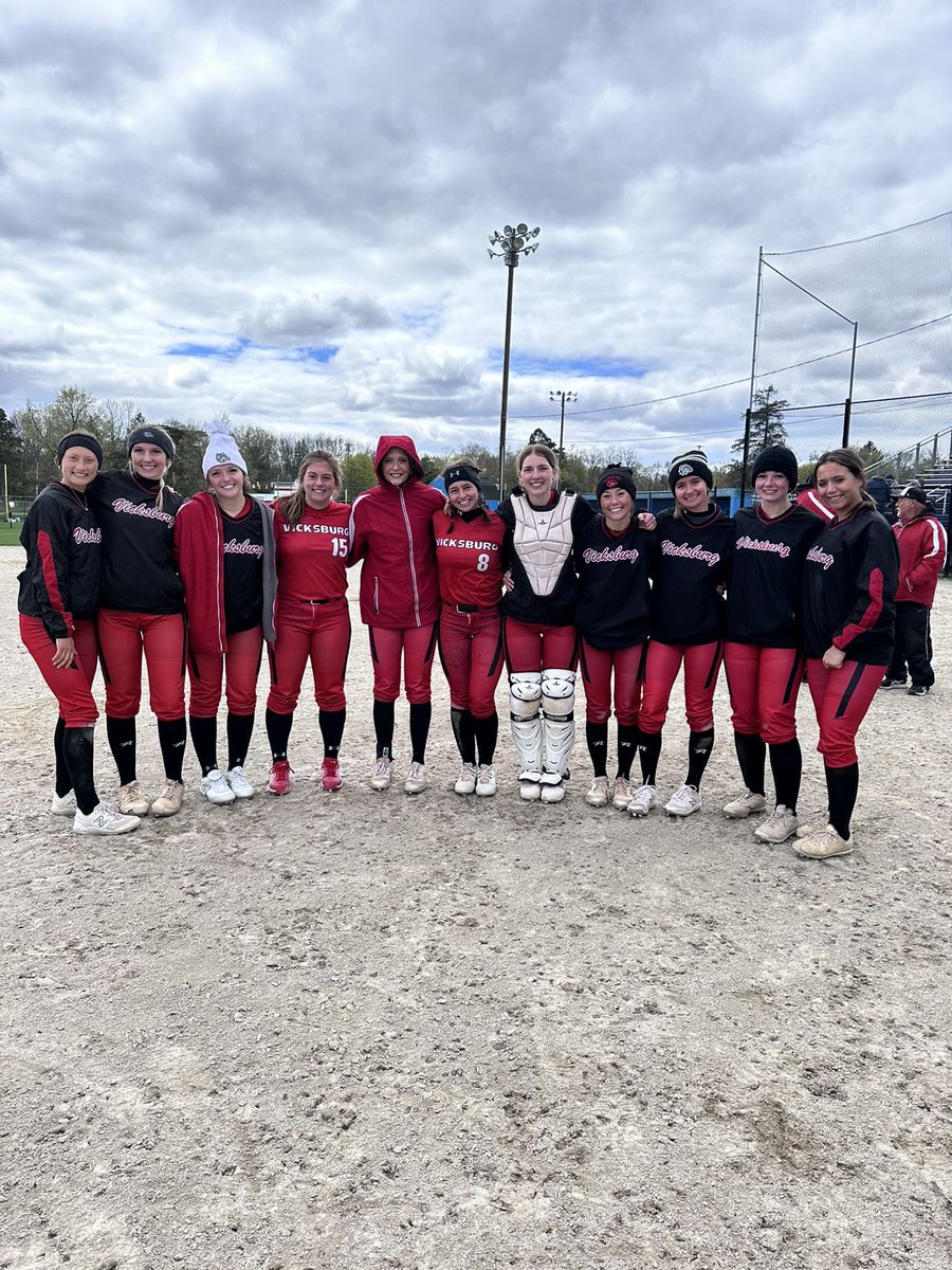Vicksburg High School Softball tweet media
