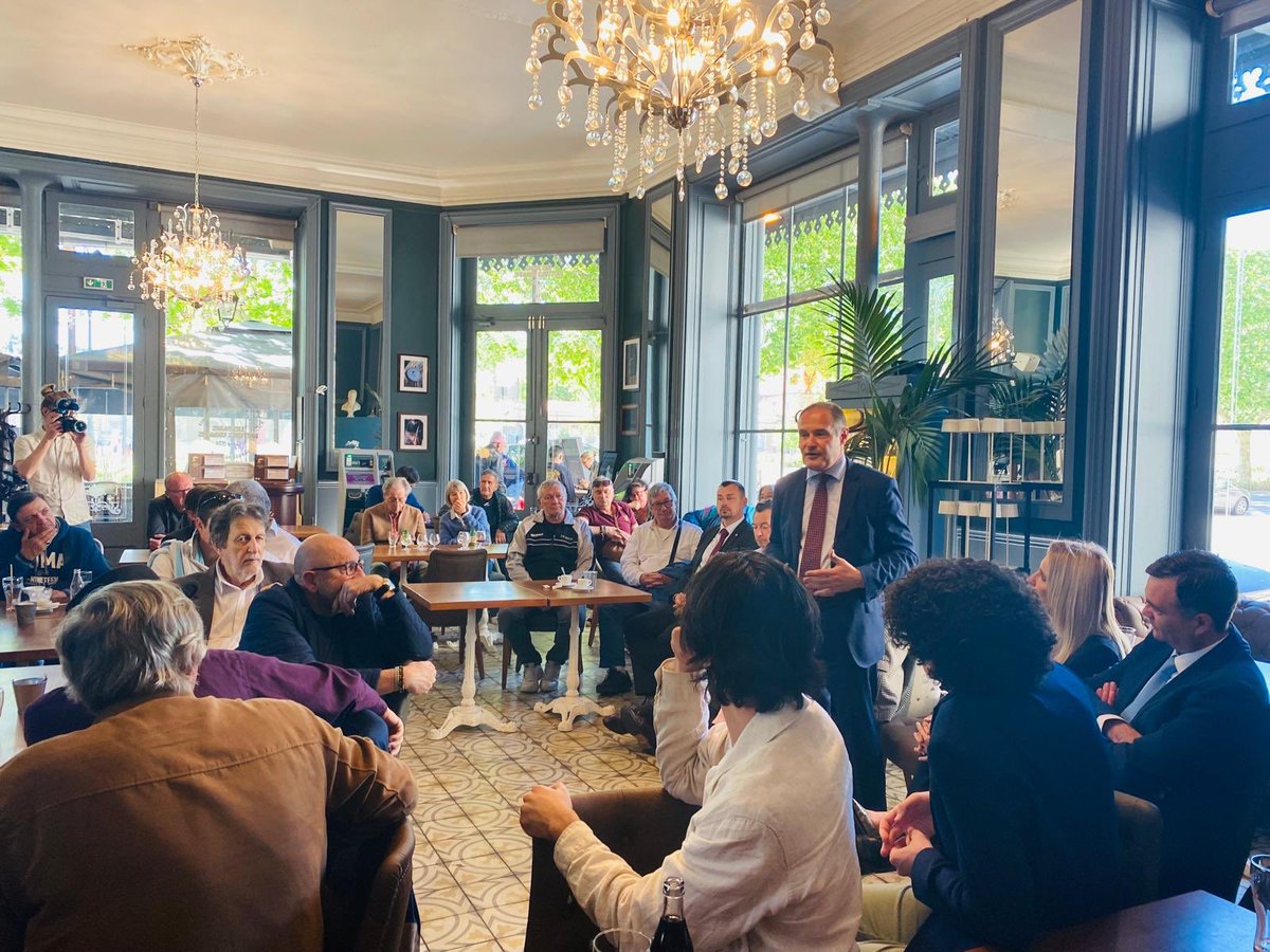 Merci aux élus et militants du @RNational_off de m’avoir accueilli à Sète . Un moment d’échanges précieux. Tous ensemble préparons les élections européennes. #VivementLe9Juin avec @J_Bardella