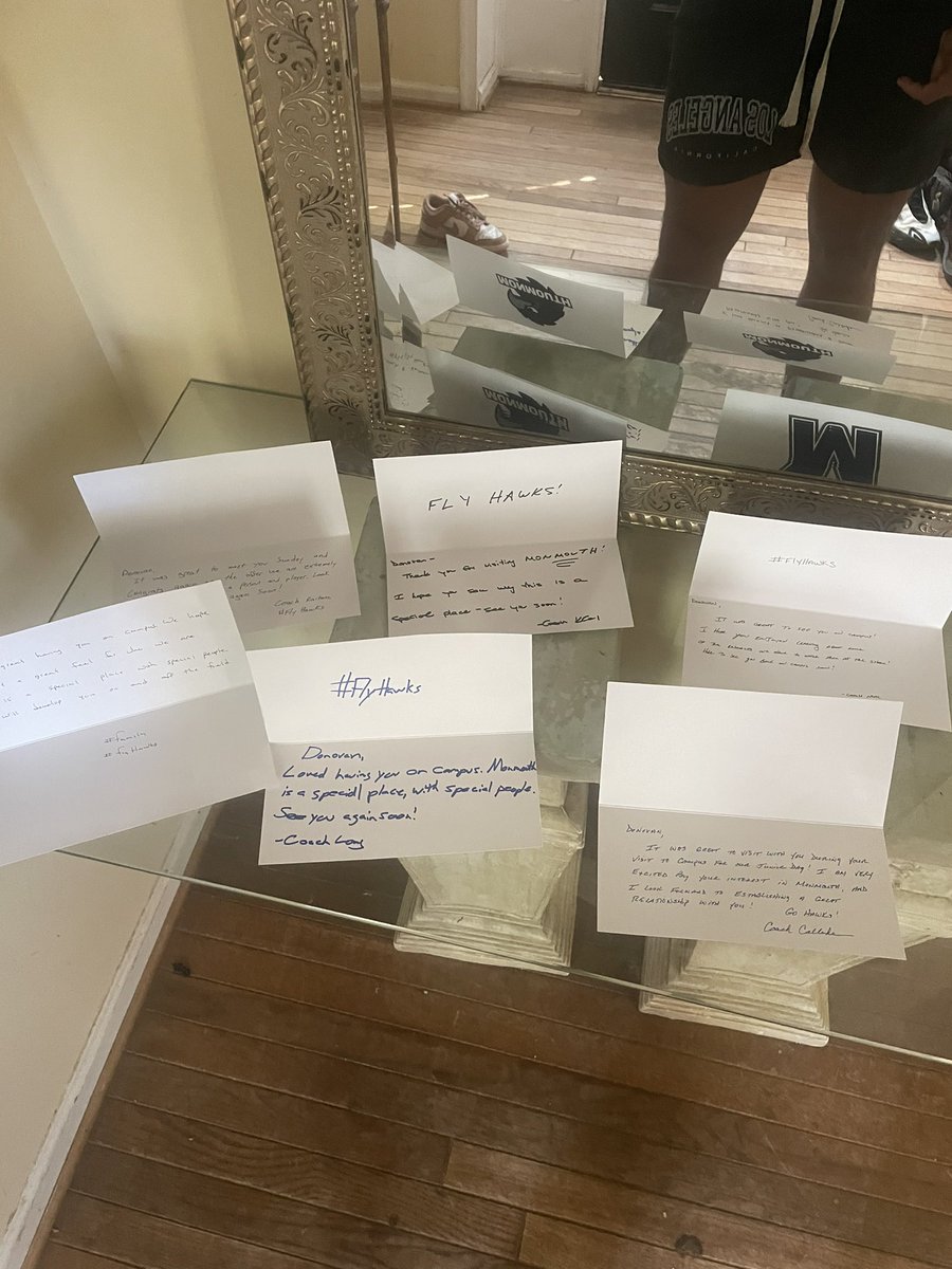 Thank you for the handwritten letters!! @CoachBGabriel @lew_walk7 @Coach_Raitano @CoachDennisLong @Coach_BNeal @Coach_KCal #flyhawks @MUHawksFB
