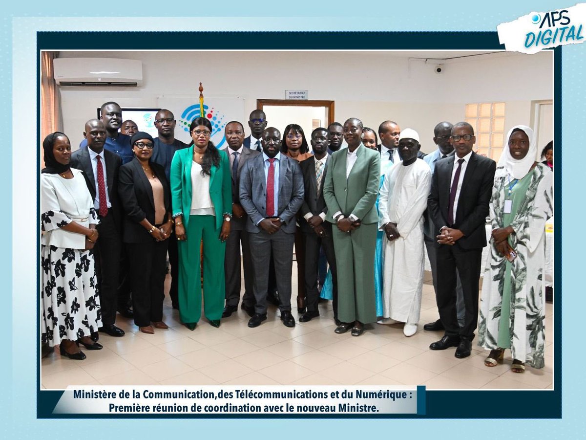 Alioune SALL, Ministre de la Communication, des télécommunications et du Numérique a tenu une réunion de prise de contact avec l’ensemble des structures du Département qu’il dirige. Remerciant l’assistance pour leur présence, le ministre a rappelé le but de la rencontre qui