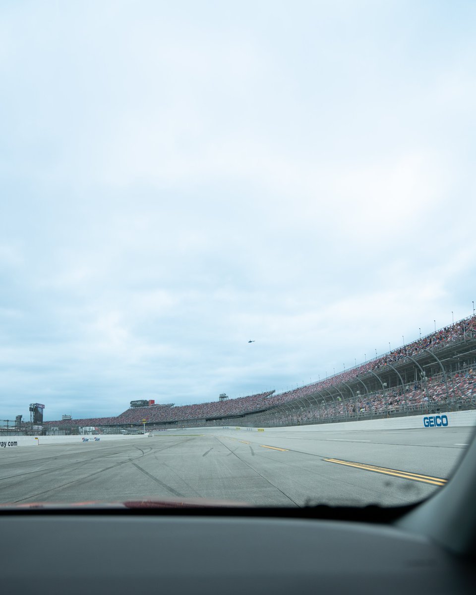 TALLADEGA's tweet photo. POV: A driver asks you to ride shotgun for the race.

#AgPro300 https://t.co/HrmKVfkysu