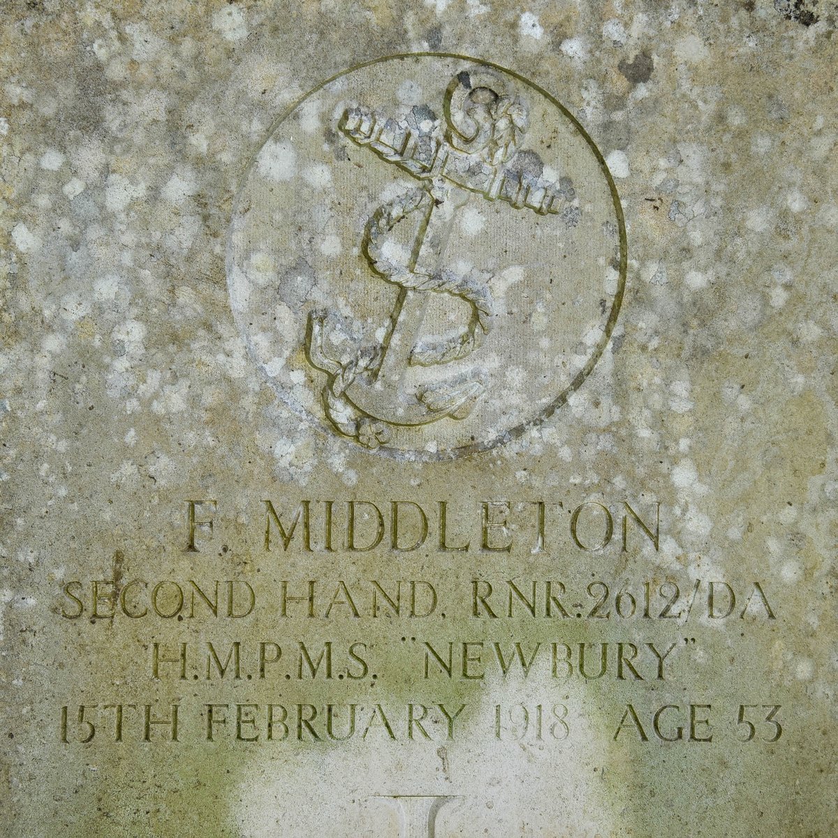 I spent an hour in the graveyard of St Mary's church in Brixham today. This grave with HMPMS intrigued me = His Majesty's Paddle Mine Sweeper. 15 Feb 1918. F Middleton age 53. Details. en.wikipedia.org/wiki/HMS_Newbu… @militaryhistori @CWGC @I_W_M @curatorian @warsmatter @DrHelenFry