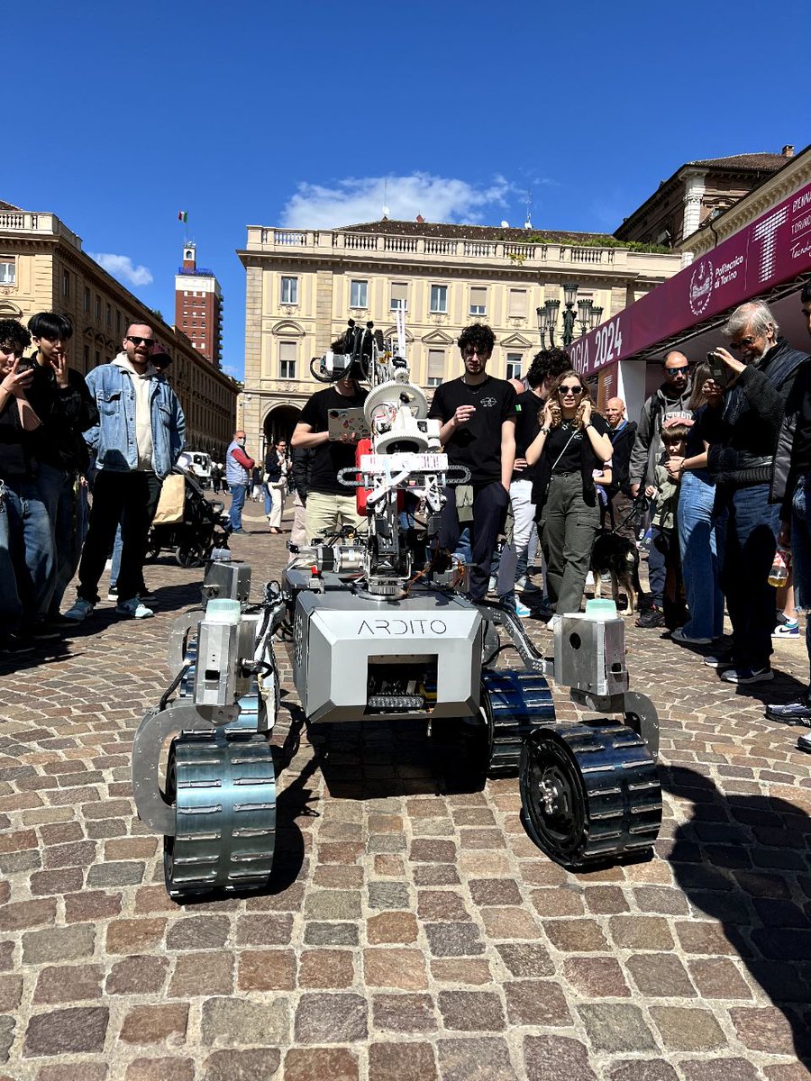 DIANA_space's tweet photo. ARDITO got quite a lot of attention today at the #BiennaleTecnologia in Turin. He's used to it though. https://t.co/7l5Lb4E8Mr