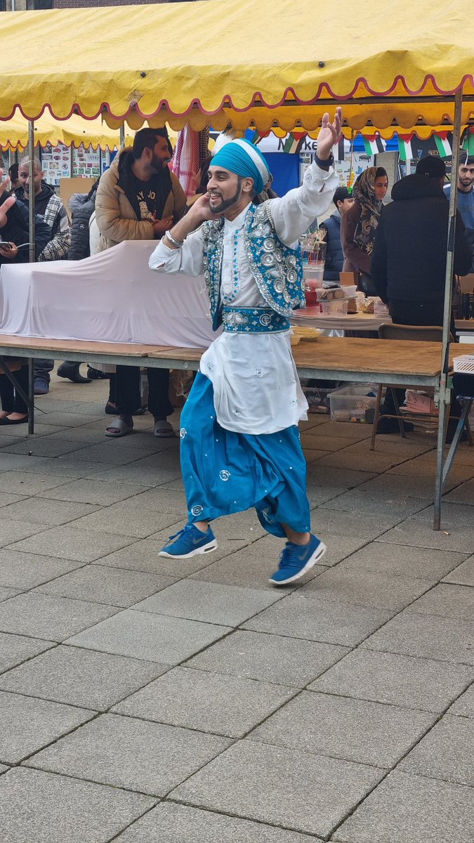 Brilliant day at Dewsbury Town Hall with the Apna Bazaar; dancing, music, great food, film, face-painting, & more. Thank you to everyone who joined us! @BOMBAYBAJA @musicinkirklees @KirkleesCouncil @ARTiFACES @radiosangam @HuddsMarkets @DewsburyMarkets @cr8tivekirklees