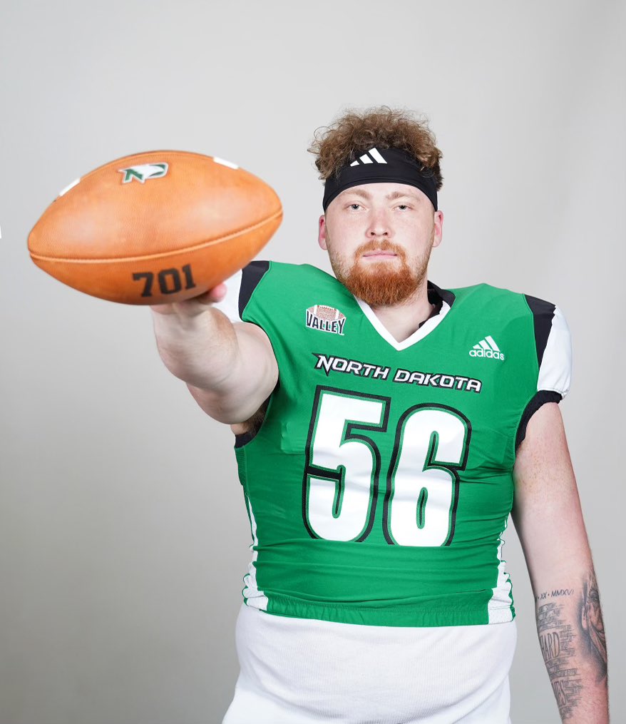 Commited 💚🖤
<a href="/TrevorOlson62/">Trevor Olson</a> 
<a href="/UNDfootball/">North Dakota Football</a> 
<a href="/coachJClegg/">Justice Clegg</a> 
#sleddawgs