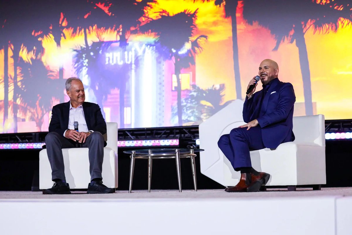 📸 @Pitbull at @eMergeAmericas in Miami, FL yesterday (April 19, 2024) #emergeamericas 

#MrWorldwide #Pitbull