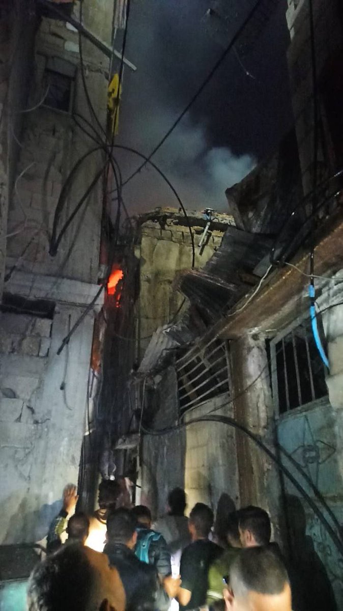 OmarHamadD's tweet photo. Israel is currently bombing densely populated areas in Rafah at night, where 1.7 million people currently reside. Israel has no targets other than children and women.
 The compass must be entirely focused on Rafah. Don't look away. https://t.co/HgLDAitmN1