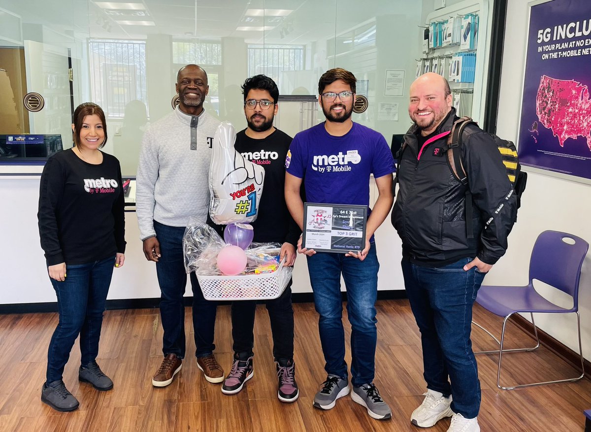 Grit Tour in full effect Celebrating SP’s Dream Investment for ranking in the Top 2% Nationwide and #1 for Chicago/NW Ind in March for Express Leaderboard!! @LizMorelos3 @WinstonAwadzi @thayesnet #metrobytmobile #nadayadayada