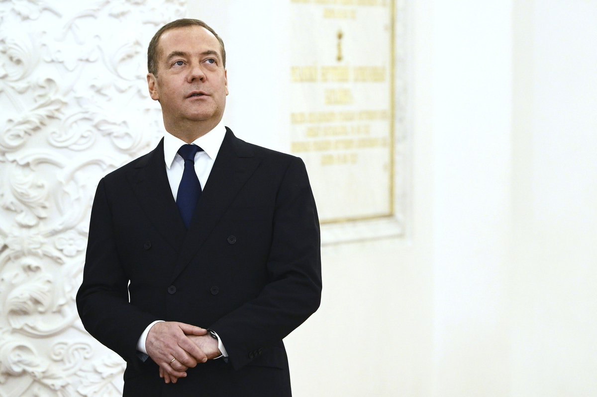 Medvedev: “No one doubted that American lawmakers would approve 'aid' to a gang of neo-Nazis. It was a vote by the joyous bastards of the state: a) in favor of continuing the civil war of the divided people of our formerly united country; b) in favor of maximizing the