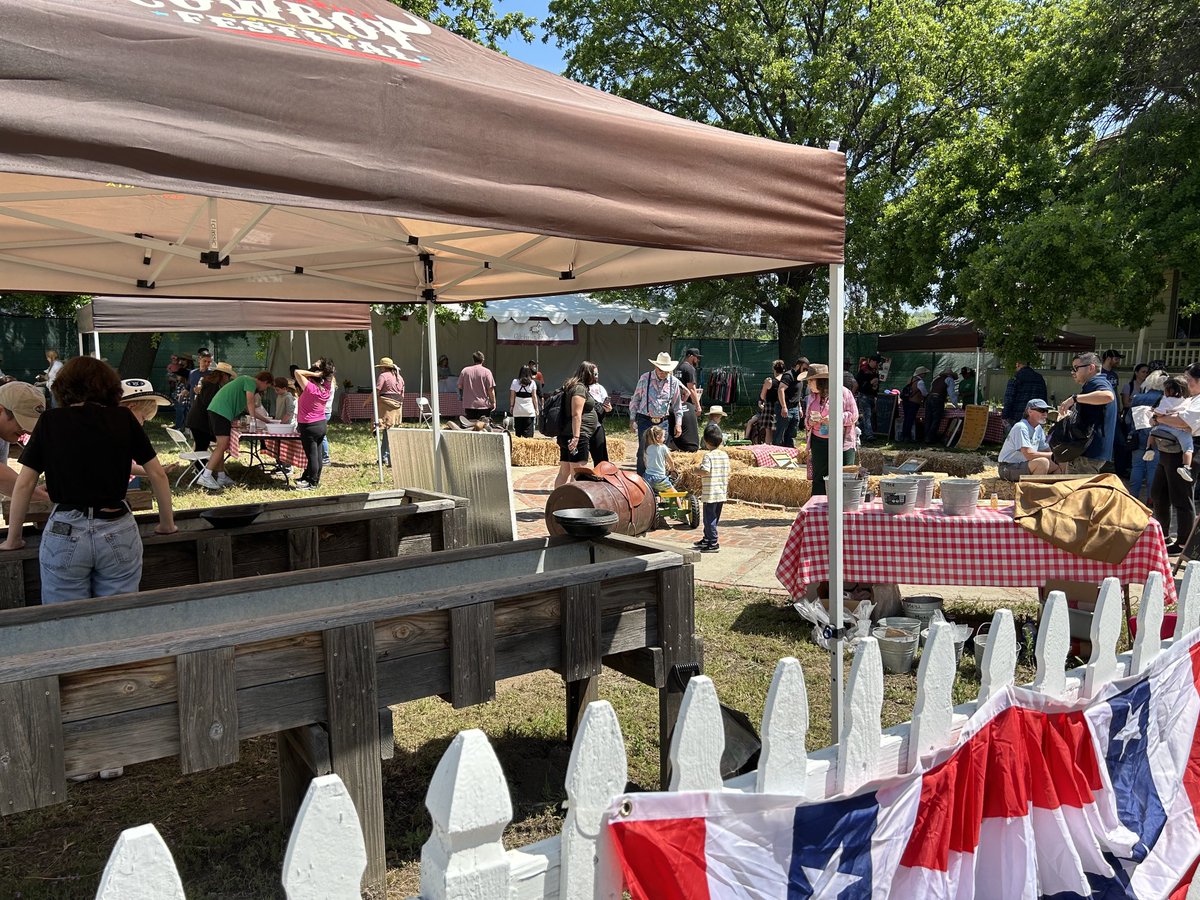 SCVCAM's tweet image. Scv Cowboy Festival, lots to do for free and many vendors, music, etc. 👍👍
