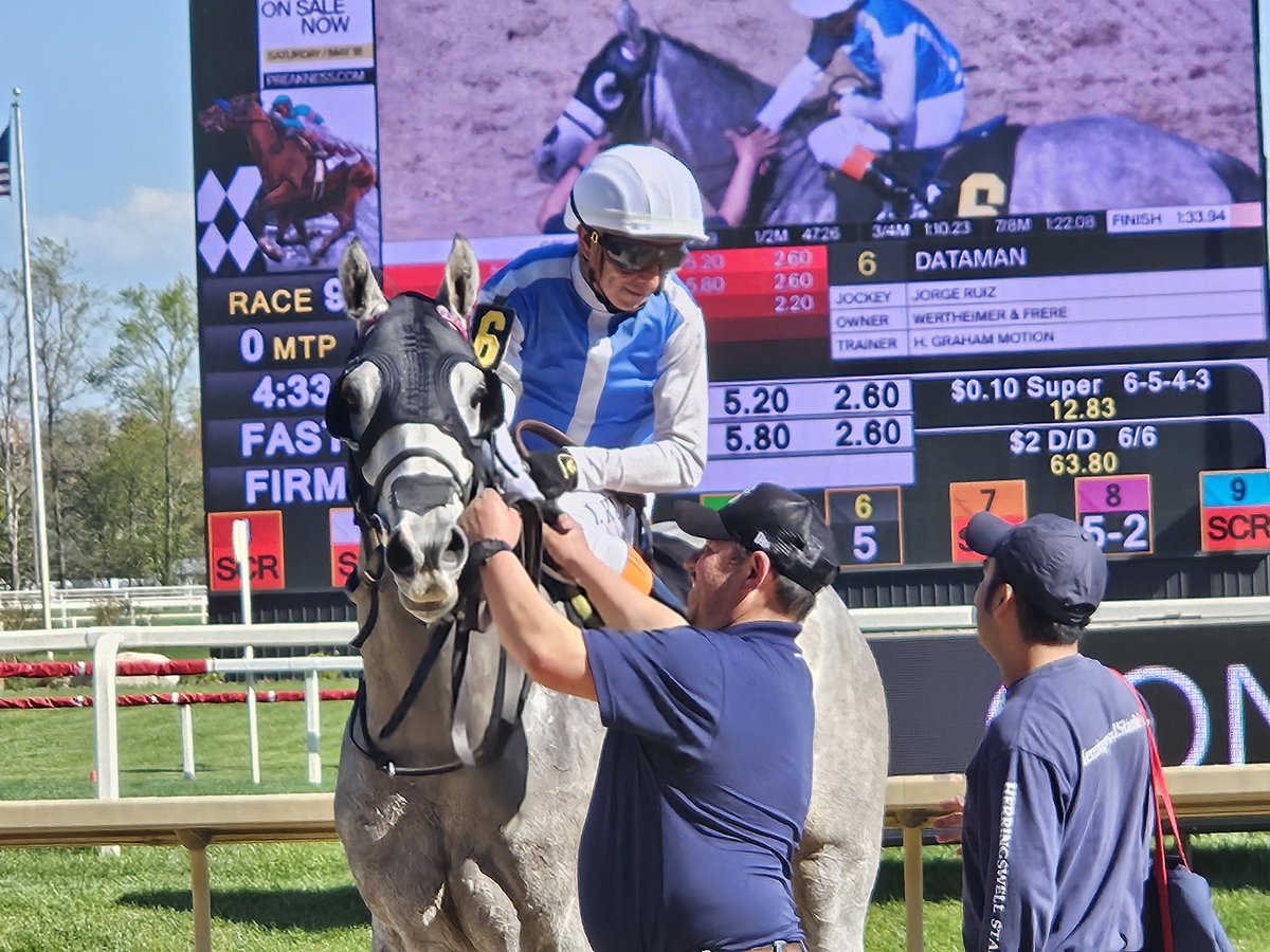 Dataman gives @GrahamMotion and @jorgeruizjockey their second stakes win of the day @LaurelPark in the Henry S. Clark