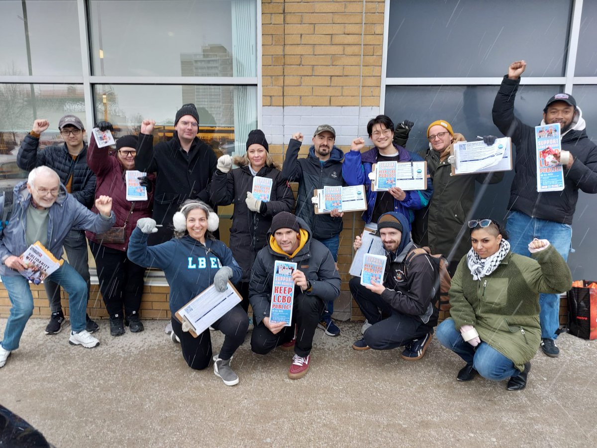 fairwagesnow's tweet photo. So many people support @LCBO workers fight for good jobs and public services! Fantastic response at this solidarity blitz today! 
#KeepLCBOpublic #Justice4Workers https://t.co/MecQALvblE