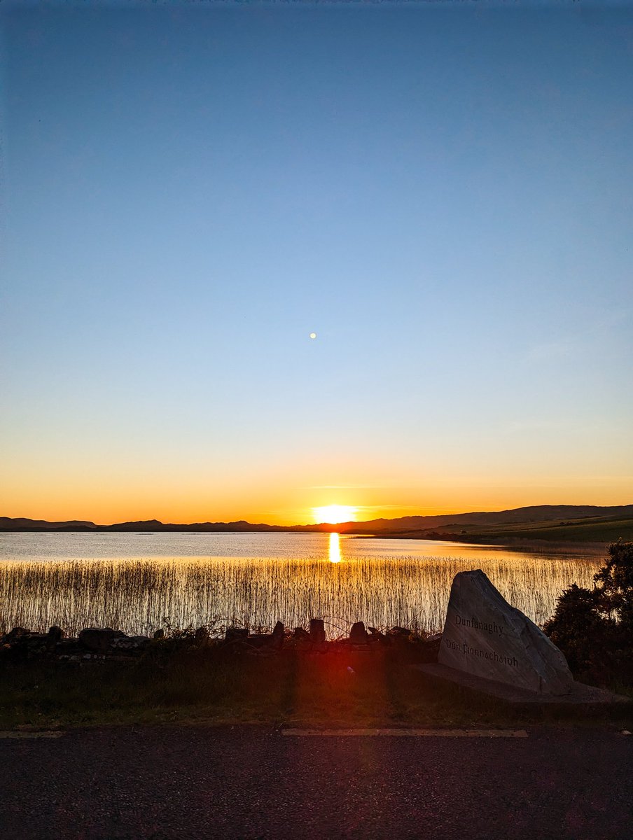 Sunsets are back! 
📍New Lake, Dunfanaghy #Donegal