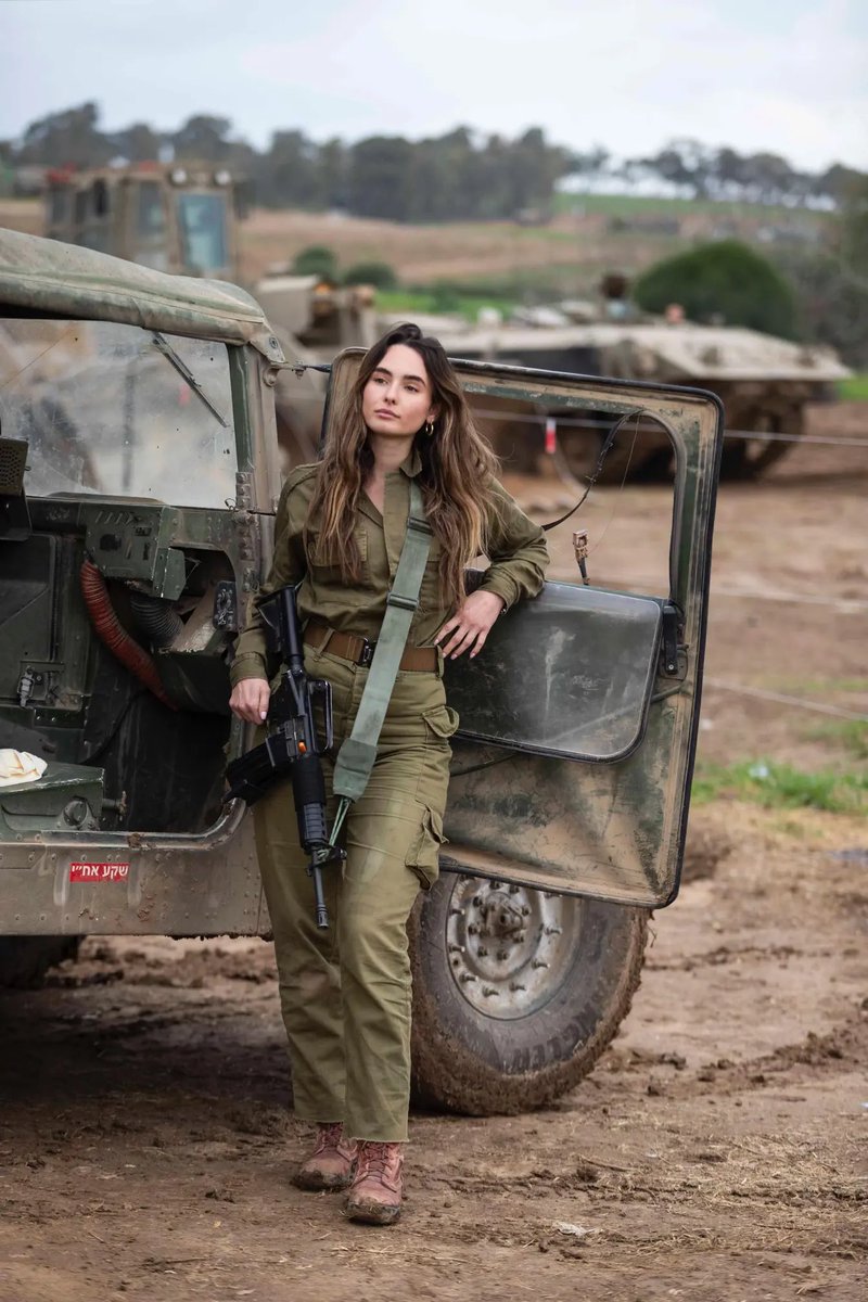 Noa Cochva som var Miss Israel år 2021 och tjänstgjort för IDF nyligen efter 7 oktoberattacken som fältsjukvårdare har blivit misshandlad i New York av pro-palestinska aktivister. 

Noa gjorde obligatorisk militär tjänstgöring efter att hon fyllde 18 år och utbildades inom