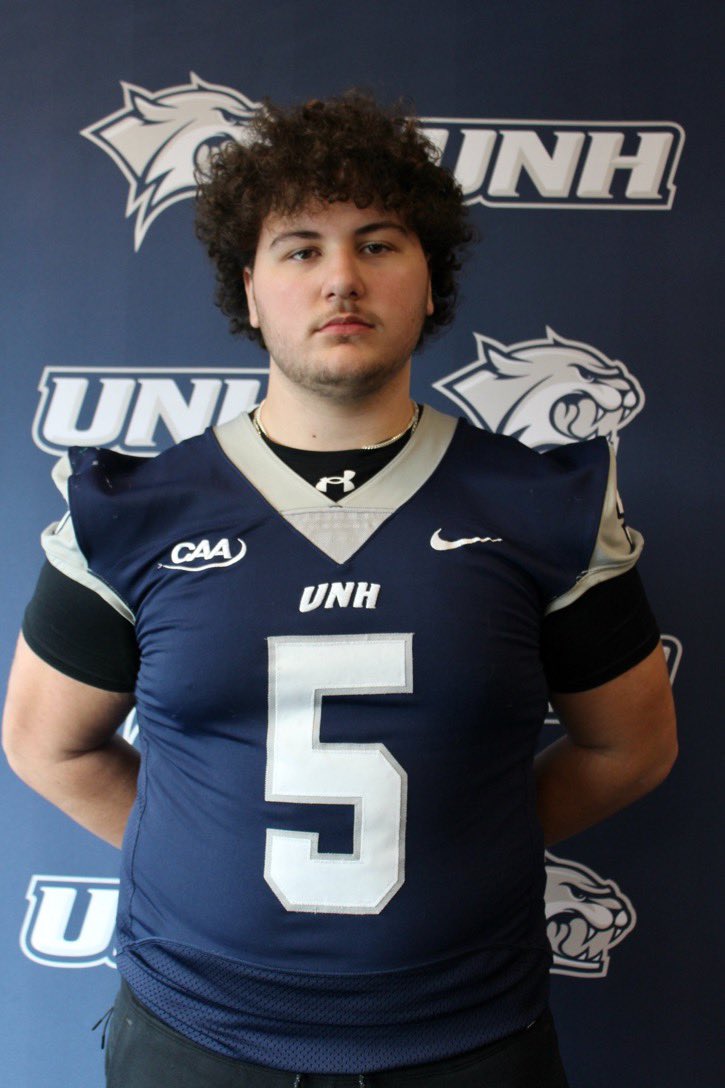 Thank you @UNH_Football for a great day. It was nothing short of amazing! @rwsantos2 @Coach_Carrezola @cmajors55 @Drewbelch @Coach_DeAndrade @TommyHerion @CoachScottJames @StAnthonysFB @CoachMinucci @GoldenUkonu @WillPlatt11