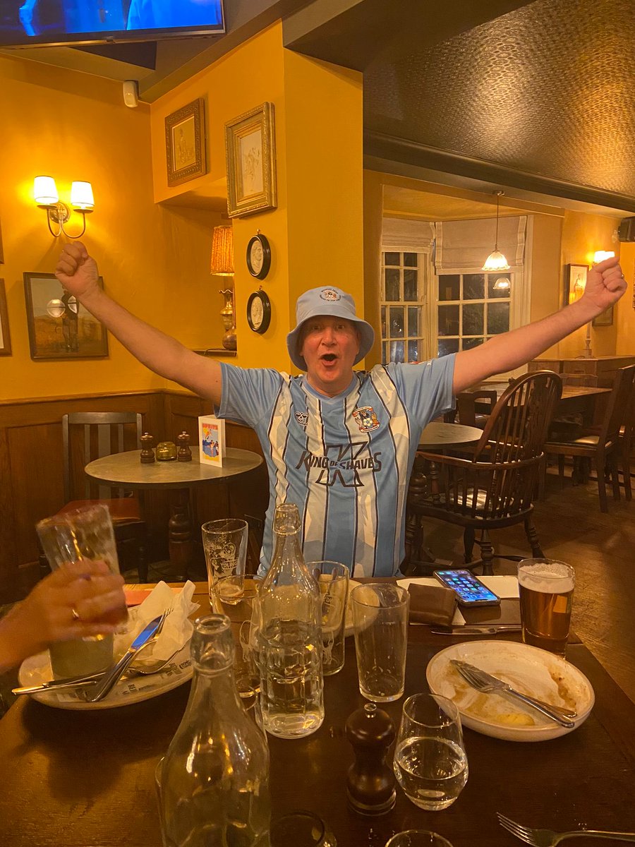 thegolfpilgrim's tweet photo. Come on, you Sky Blues! #pusb #wemberlee https://t.co/50KdkBH3tC