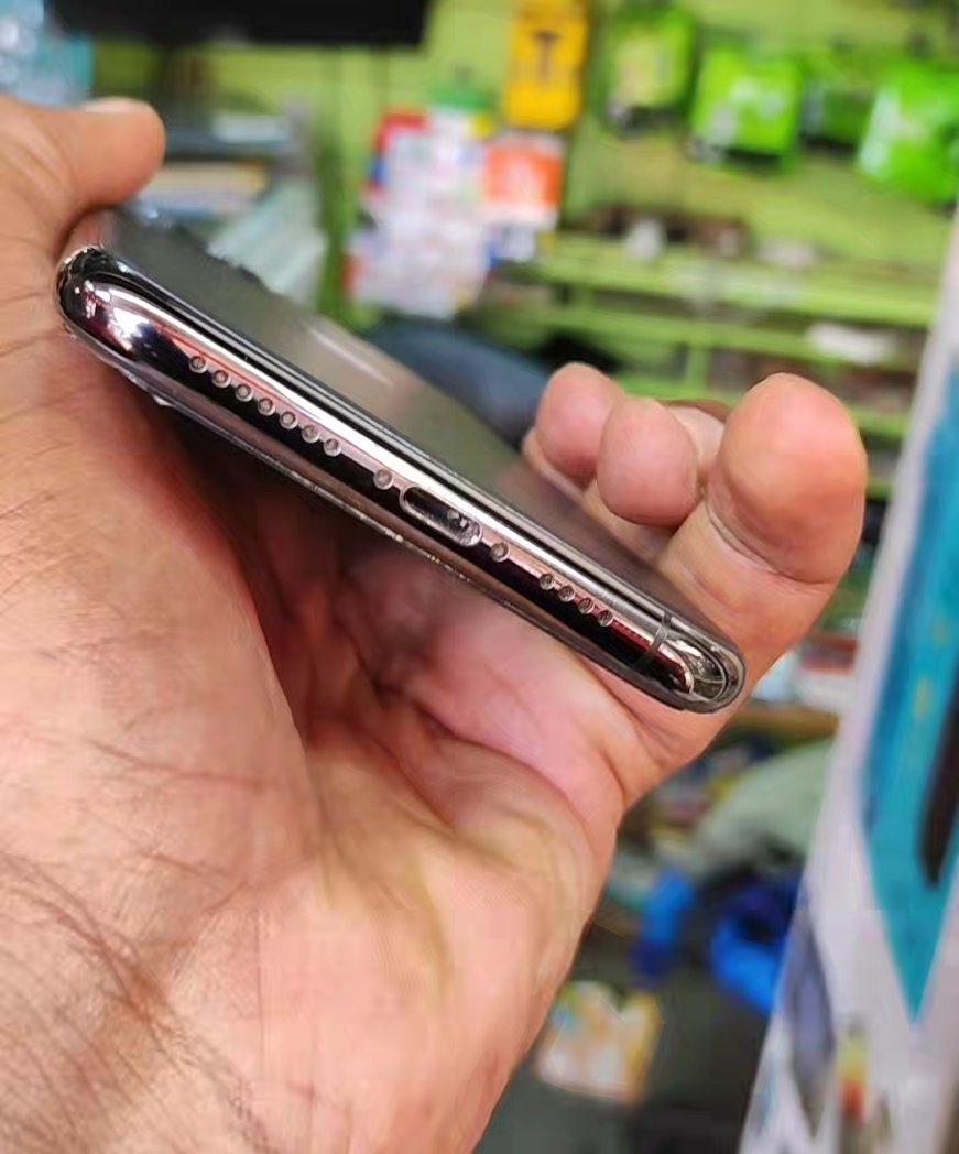 biotech_store's tweet photo. iPhone 11 Pro Max 64gb battery 85% - 210000 FCFA ( chargeur, pochette offert )
.
NB : troc possible ( s'il vous plaît 🙏🏾 ne pas nous contacter pour demander le prix)
📍Bafoussam Marché A Dubaï centre Bloc E boutique E 139
🔸️📞Numéro de contact: 696050073
.
.
#11promax https://t.co/Hz83avwJEu