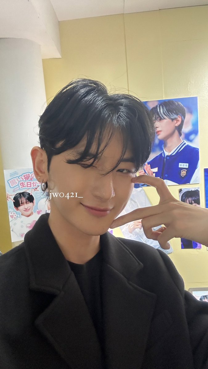 JUNWONFRANCE's tweet photo. ๐. 20.04.24 | ๐ฃ๐ต๐ผ๐๐ผ๐
Junwon a prit des selfie de lui avec le tรฉlรฉphone dโune Juel.๐
__โข
ยฉ๏ธ: @jw0421_
#JUNWON #์ค์ #์ ์ค์ #YUJUNWON #FANTASYBOYS #VOTEFORJUNWON https://t.co/nFJzGCa0TG