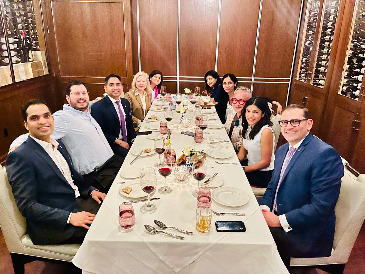 Congrats @BrainTumorDoc on the huge success of 2nd Precision Oncology Symposium @MiamiCancerInst Your energy, vision & mentorship are exemplary. Thx for your amazing hospitality & for an amazing time! @rachnatshroff @PGrivasMDPhD @drdonsdizon @NeetaSomaiahMD @HarneetWalia1
