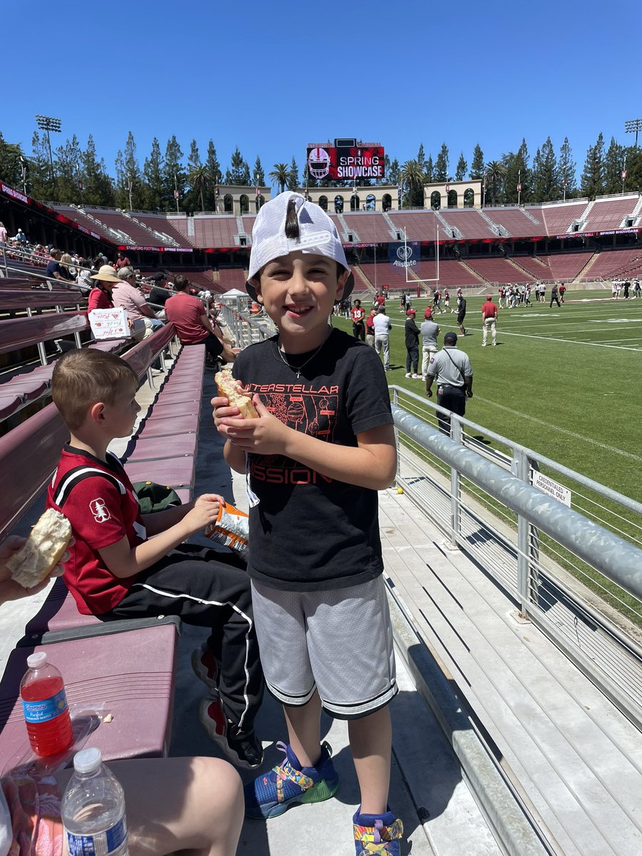 Stanford Spring Football Game w/ the fam! 🌲🏈
#StanU #GoStanford