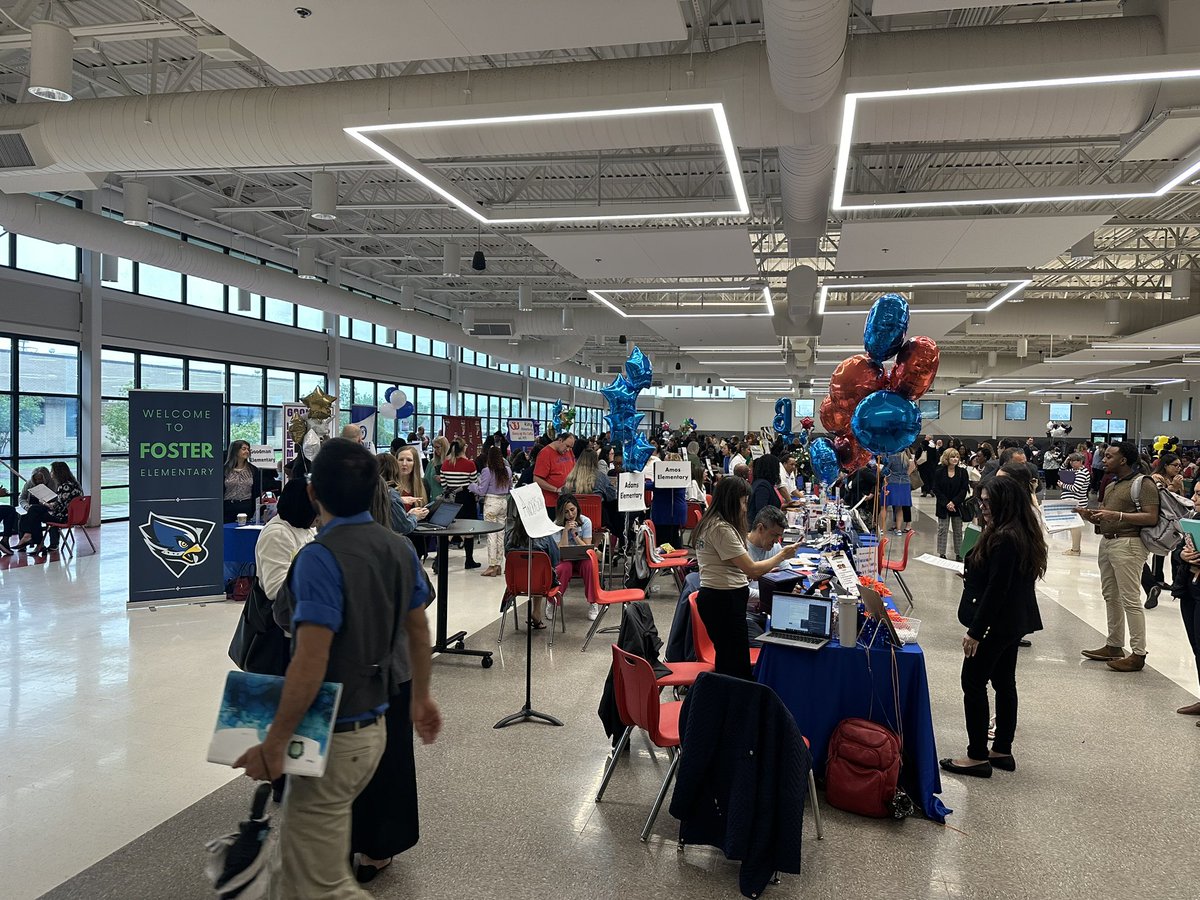 The AISD Job Fair was a success!!! So many amazing people in one place…what a bright future for Arlington! #AISDExcellence #LeadershipMatters #ASPIRE @ArlingtonISD