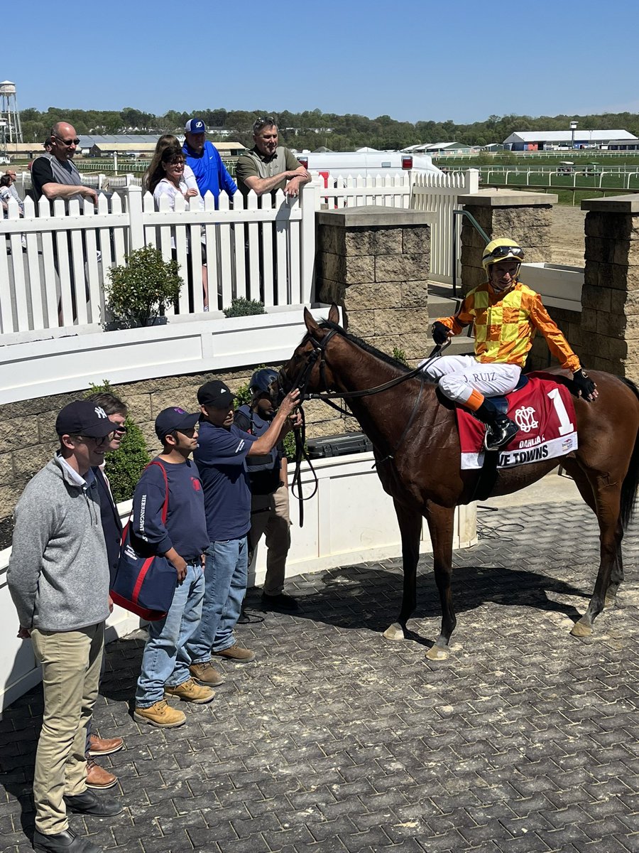 Graham Motion making an appearance at #LaurelPark for his winner in the 5th.