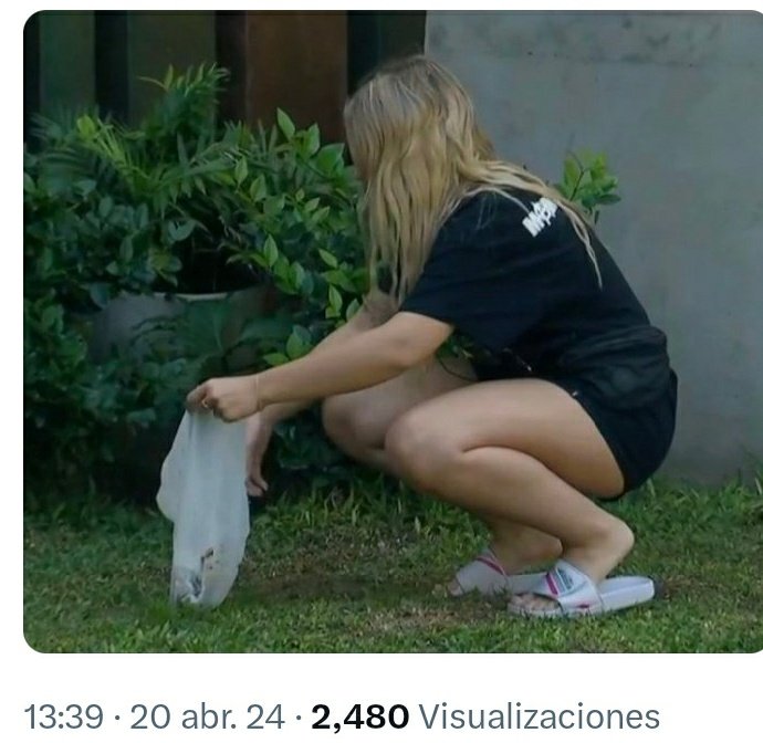 carla25417915's tweet photo. @Natynatashaaaa En vano inventas jajajajaj
Ella fue acariciarlo al perrito.  A Martín de joda le dijo eso, no al perrito.

Es la única, junto con martin que le hace jugar a Arturo  y limpio sus necesidades,  los demás ni caso le hacen Arturo https://t.co/ZEEskkk1nW