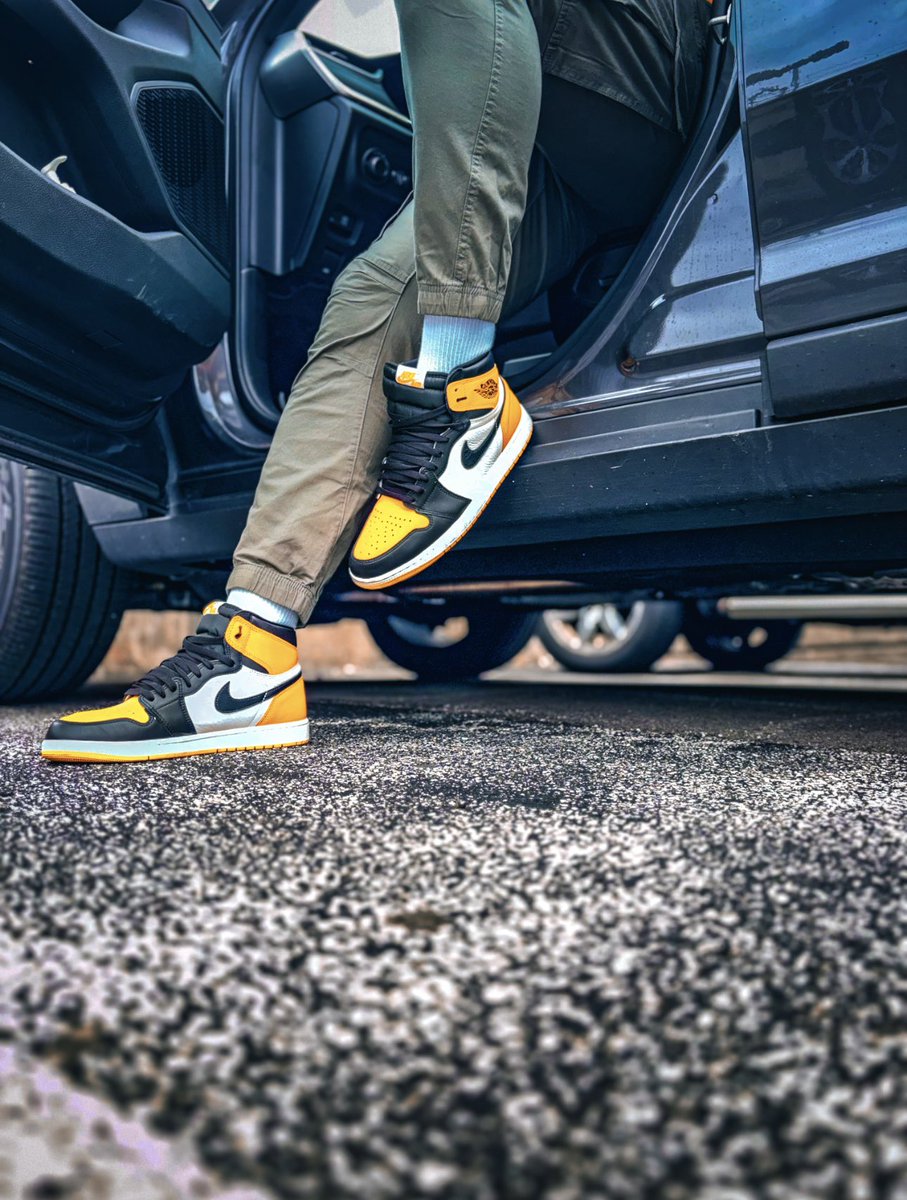 Happy Saturday!!!! Looking forward to a day filled with NBA Playoff Basketball. On feet Jordan 1 Taxi #kotd #snkrs #snkrsliveheatingup #snkrskickcheck #sneakerhead #sneakers #sneakeradmirals #yourshoesaredope