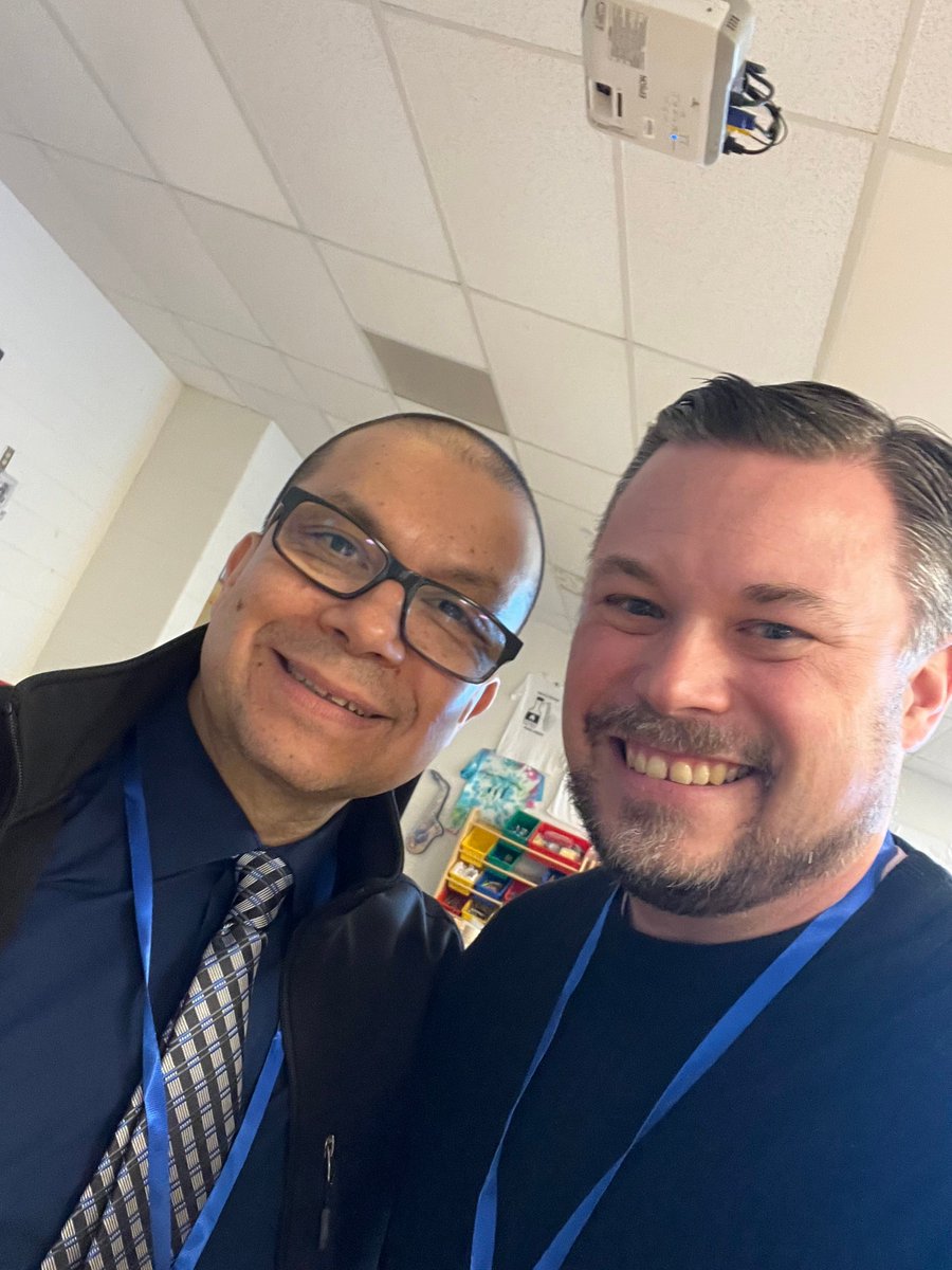 ProfeRiordan's tweet photo. @MittenCi was another great experience.  I met the great @DiegoOjeda66 (¡un gran placer!) and won 2 raffles!!!  Excellent PD and a great time with colleagues. https://t.co/5MMiGkXa0Q